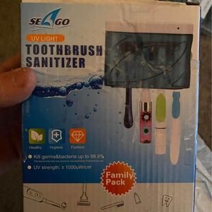 UV LIGHT TOOTHBRUSH SANITIZER